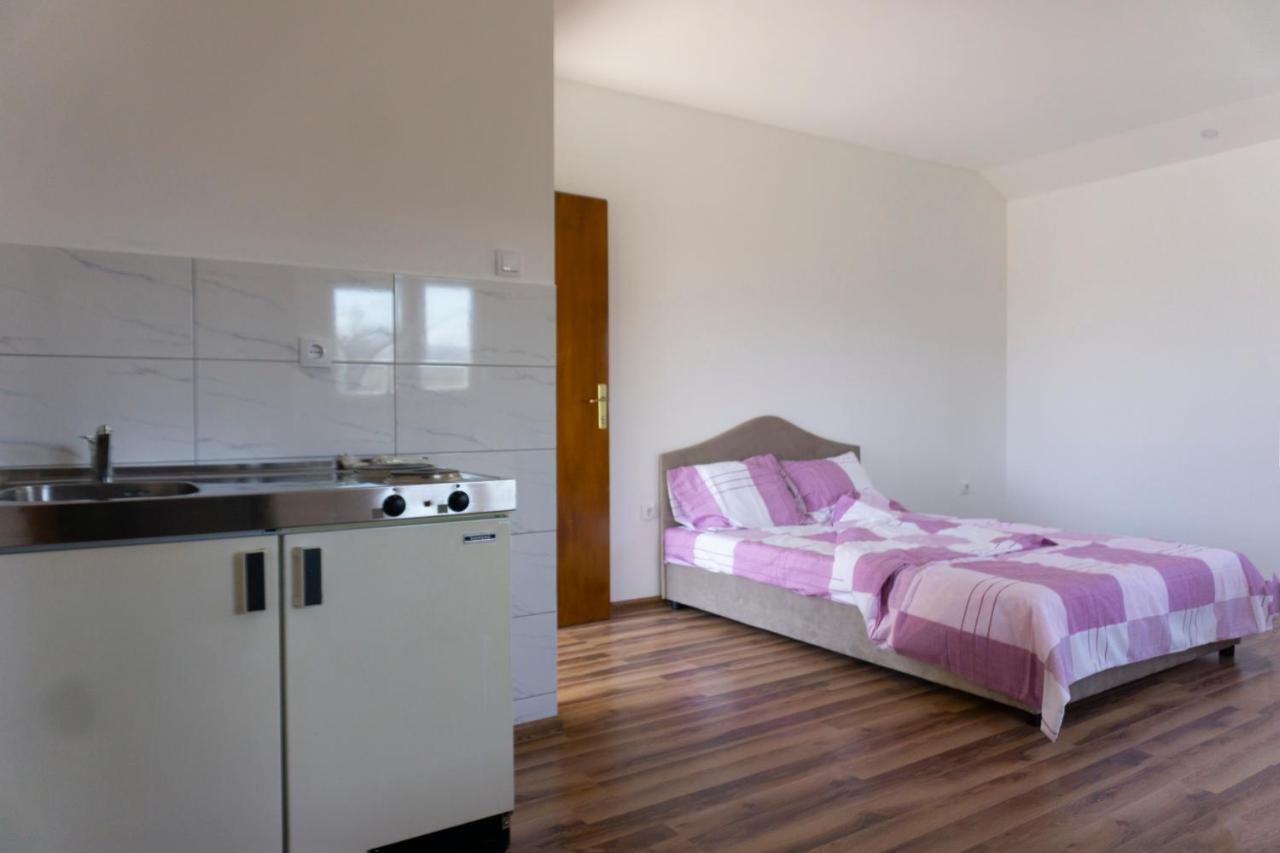 Apartmani Matej 트레빈예 외부 사진