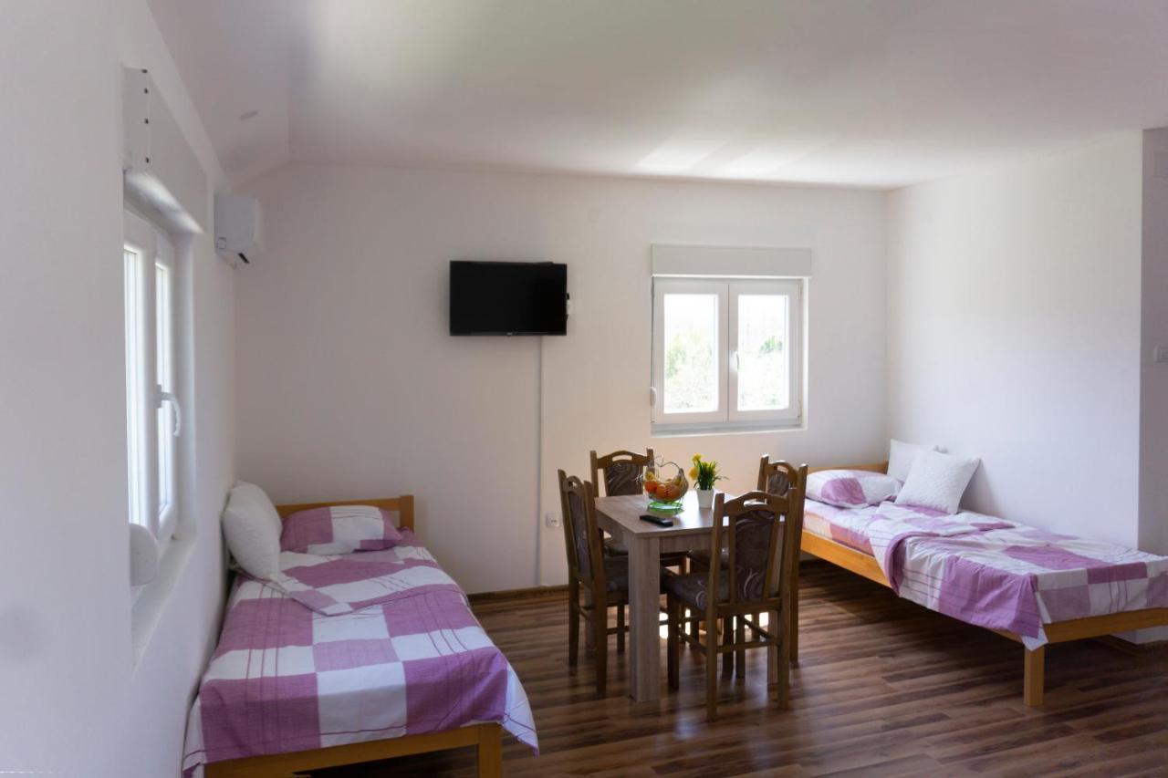 Apartmani Matej 트레빈예 외부 사진