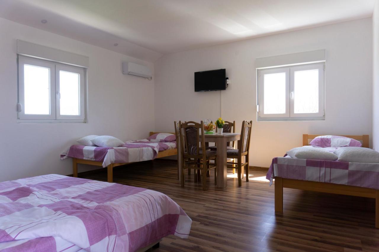 Apartmani Matej 트레빈예 외부 사진
