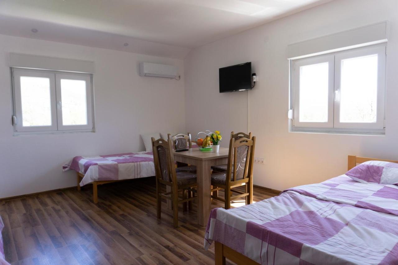 Apartmani Matej 트레빈예 외부 사진